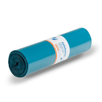 Un rouleau de sacs poubelle DEISS Premium Plus® type 100 10010, de couleur bleue et fabriqués à partir de matériaux recyclés à empreinte carbone neutre, est muni d'une étiquette blanche et orange. Les sacs de 120 litres de la société EMIL DEISS KG (GmbH + Co.) sont présentés à l'horizontale sur un fond blanc et allient durabilité et respect de l'environnement.