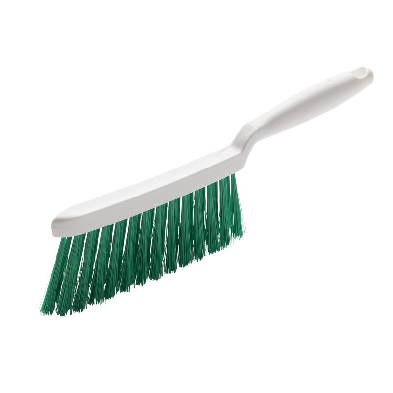 Un Haug Bürsten KG BALAI À MAIN avec un manche blanc et des poils en PBT verts fendus (ø 0,25 mm, doux) est illustré sur un fond blanc, incliné avec le manche en haut à droite et les poils en bas à gauche.