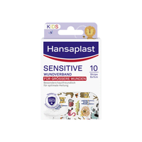 Boîte de pansements Hansaplast Sensitive Kids de Beiersdorf AG, 6 x 7 cm | Boîte (10 pièces), comprenant 10 bandes de 6 x 7 cm chacune. L'emballage présente l'illustration d'un lion et souligne que ce pansement est doux pour la peau et garantit une cicatrisation optimale sur les peaux sensibles.