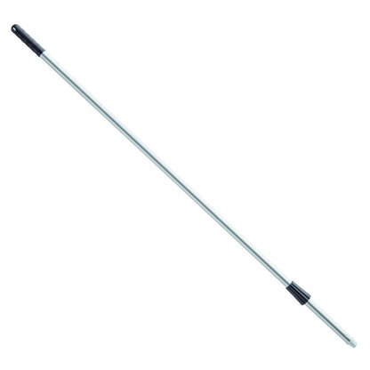 Le Haug Bürsten KG Alustiel 1450 mm ø 25MM, long et argenté avec une poignée noire, dispose d'un tube en aluminium anodisé avec des sections ajustables et un mécanisme de verrouillage sécurisé, conforme à la norme HACCP pour la sécurité et la qualité. Disponible en différentes couleurs.