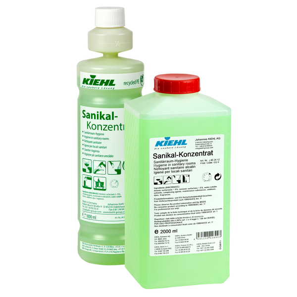 Deux bouteilles vertes de Johannes Kiehl KG Kiehl Sanikal-Concentré Hygiène des sanitaires, une haute avec un bec verseur et une plus courte avec un bouchon rouge, toutes deux étiquetées en allemand pour un usage professionnel en hygiène et désinfection.
