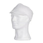 Une casquette AMPri PP blanche avec visière (taille M, boîte de 100 pièces) est montrée sur la tête d'un mannequin, idéale comme casquette de protection hygiénique dans le traitement des aliments. La casquette a une courte visière arrondie et est illustrée sur un fond blanc.