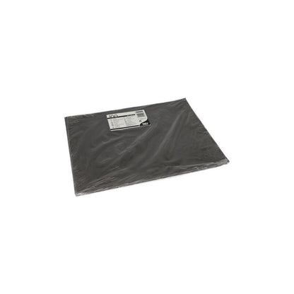 Un set de table rectangulaire noir PAPSTAR 100, papier 30 x 40 cm de la société PAPSTAR GmbH est scellé dans un plastique transparent avec une étiquette blanche et noire. L'emballage écologique est représenté devant un fond blanc simple.