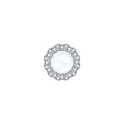 Un seul napperon rond blanc pour assiette et tasse PAPSTAR (15 cm) avec une découpe en forme de dentelle, idéal pour une décoration de table élégante, est représenté au centre sur un fond blanc simple. L'emballage contient 100 pièces. Marque : PAPSTAR GmbH.