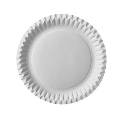 Une simple assiette ronde Starpak 100 en carton (blanc), de 23 cm de diamètre, avec un bord légèrement surélevé et ondulé, vue de dessus sur fond blanc.