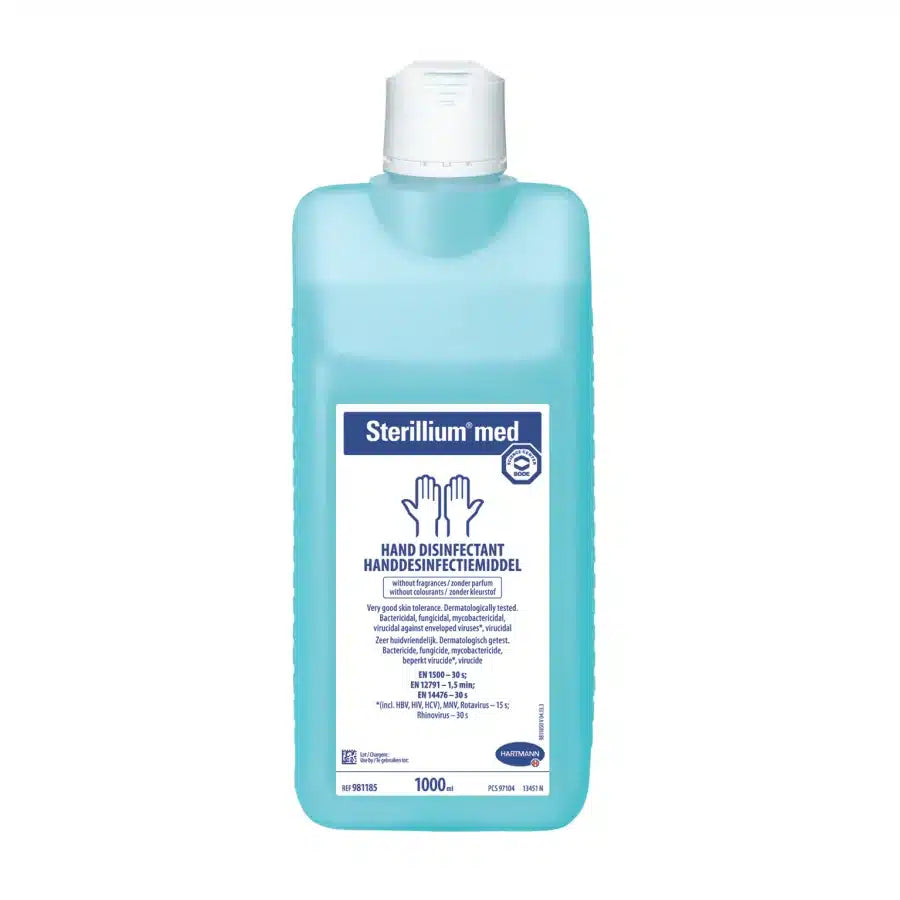 Een plastic fles Sterillium® med handdesinfectiemiddel van de Paul Hartmann AG, lichtblauw, bevat 1000 ml vloeibaar desinfectiemiddel. Het etiket is wit met tekst en logo in blauw.