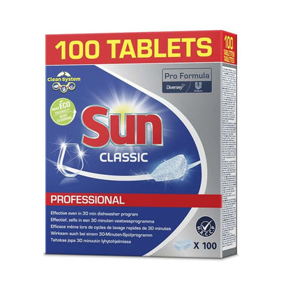 Op de verpakking van SUN Professional Classic Tabs, reinigingstabletten voor de vaatwasser van Diversey Deutschland GmbH & Co. OHG staat "100 Tabs" en "Professional" in vetgedrukte letters. Het benadrukt de milieuvriendelijke formule en effectiviteit in een 30-minutenprogramma, waarbij het merkelogo prominent op een blauwe achtergrond is afgebeeld.