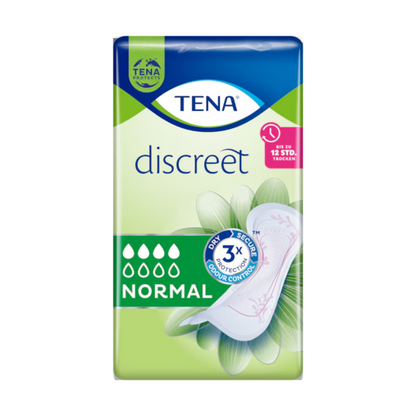 Un paquet de protections urinaires TENA Discreet Normal | Paquet (24 pièces) est présenté, parfait pour le traitement de l'incontinence. L'emballage vert-bleu montre en haut le logo de marque de TENA - Essity Germany GmbH, avec des symboles pour l'absorption et le confort. Un motif floral en bas à droite souligne l'utilisation de la technologie microPROTEX.