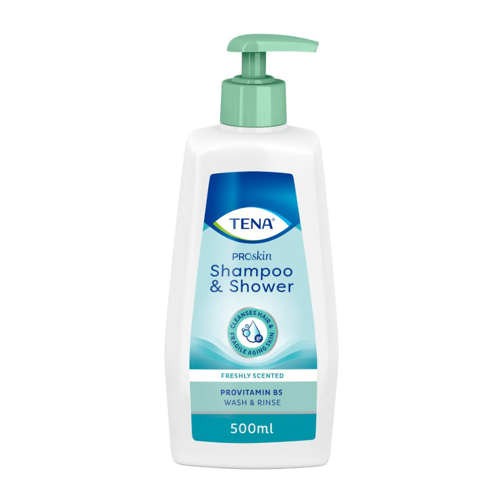 Le TENA Shampoo & Shower 500 ml de Essity Germany GmbH avec un bouchon-pompe vert est idéal pour les peaux sensibles. Sa formule fraîchement parfumée, enrichie en provitamine B5, se présente dans un emballage blanc élégant avec des accents bleus et verts.