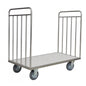 Een Novocal transportwagen zonder achterwand van roestvrij staal met een vlak platform, vier wielen en stevige verticale stangen aan beide uiteinden voor veilig transport van voorwerpen.