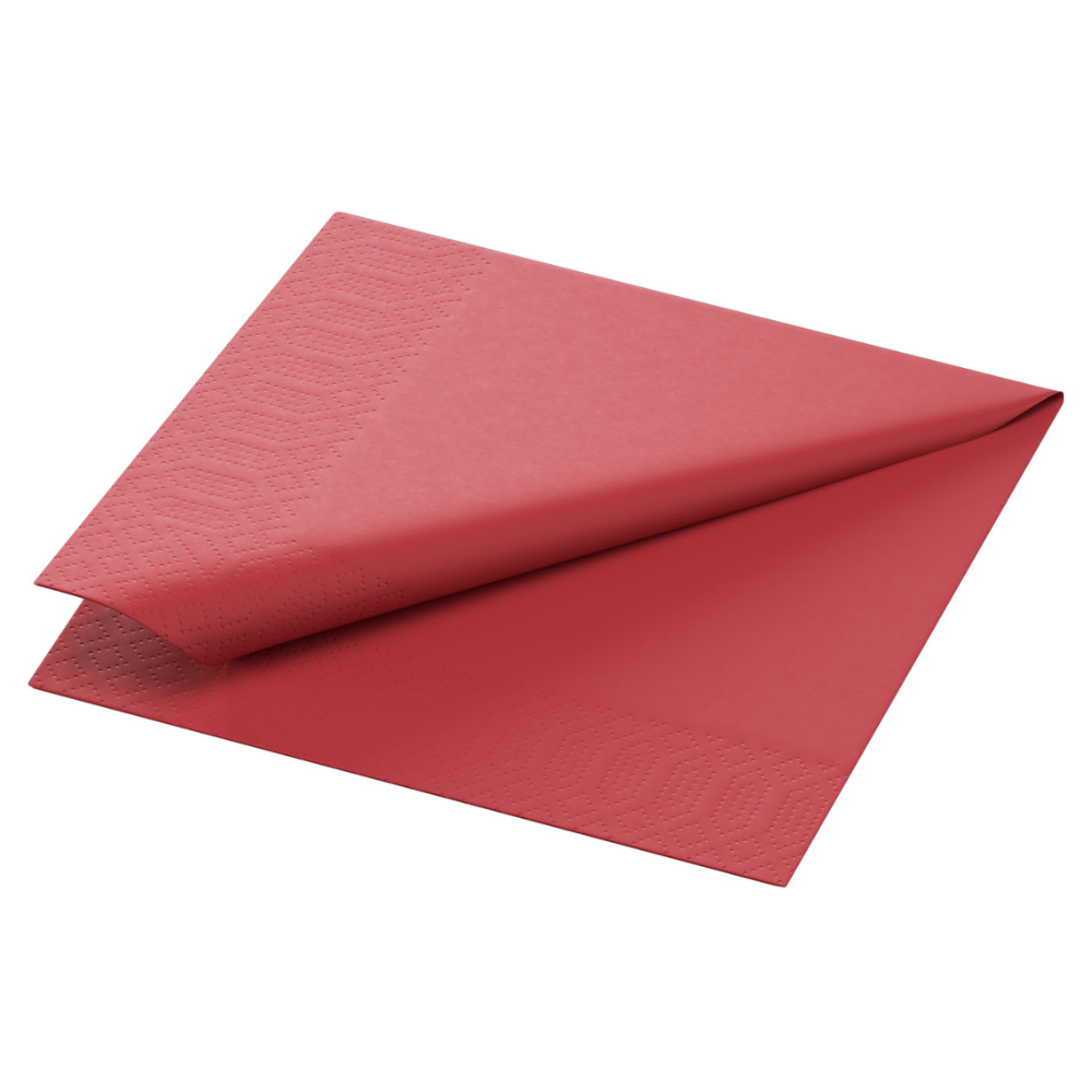 Een gevouwen tissue-servet 24 x 24 cm 3-laags van Duni GmbH, in rood met een subtiel reliëfpatroon aan de randen, schuin weergegeven op een witte achtergrond.
