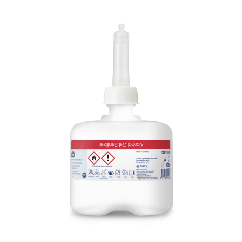 Eine weiße Flasche Tork 420102 Mini Händedesinfektionsgel von TORK – Essity Professional Hygiene Germany GmbH, mit einem roten Etikett mit Sicherheitssymbolen und einer langen Düse oben. Das Etikett enthält Anweisungen zur chirurgischen Händedesinfektion mit 80 % Brennspiritus.