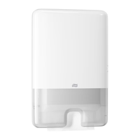 De Tork Xpress® 552000-dispenser voor Multifold-handdoekjes H2 van TORK - Essity Professional Hygiene Germany GmbH valt op door zijn stijlvolle witte ontwerp met een transparante bodem, waardoor de Multifold-handdoekjes binnenin zichtbaar zijn. De functie voor het afnemen van losse vellen zorgt voor een efficiënte en hygiënische afgifte in elke moderne badkamer.