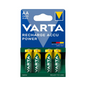 Un paquet de quatre piles Varta Recharge Accu Power AA 2600 mAh vert-jaune, avec l'inscription « Nickel-Hybride » sur le devant. Sur l'emballage, on peut voir un triangle bleu avec la Varta AG.
