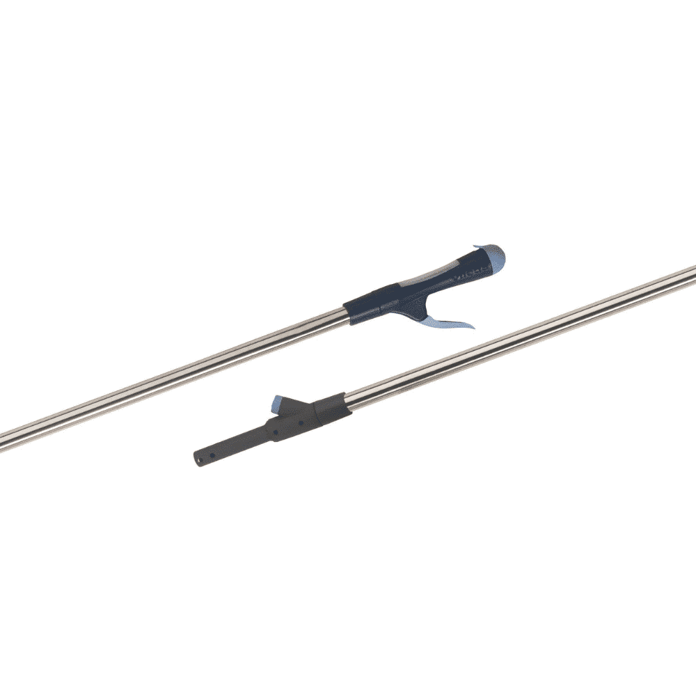 De Vileda SprayPro roestvrijstalen vloerreinigingssysteemset van Vileda GmbH bestaat uit twee metalen stangen met ergonomische handgrepen - de ene is uitgerust met een blauwe clip en de andere met een zwarte knop. Dit uitschuifbare reinigingssysteem is perfect voor professionele schoonmakers die op zoek zijn naar efficiënte oplossingen.