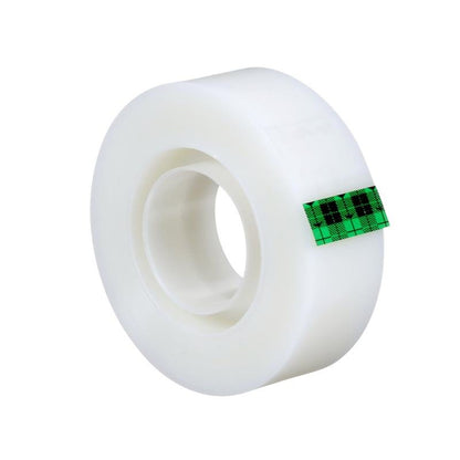 Een rol Scotch® Magic™ Onzichtbare Tape van 3M Deutschland GmbH, met een kleine groen-zwart geruite streep aan de rand op witte achtergrond.