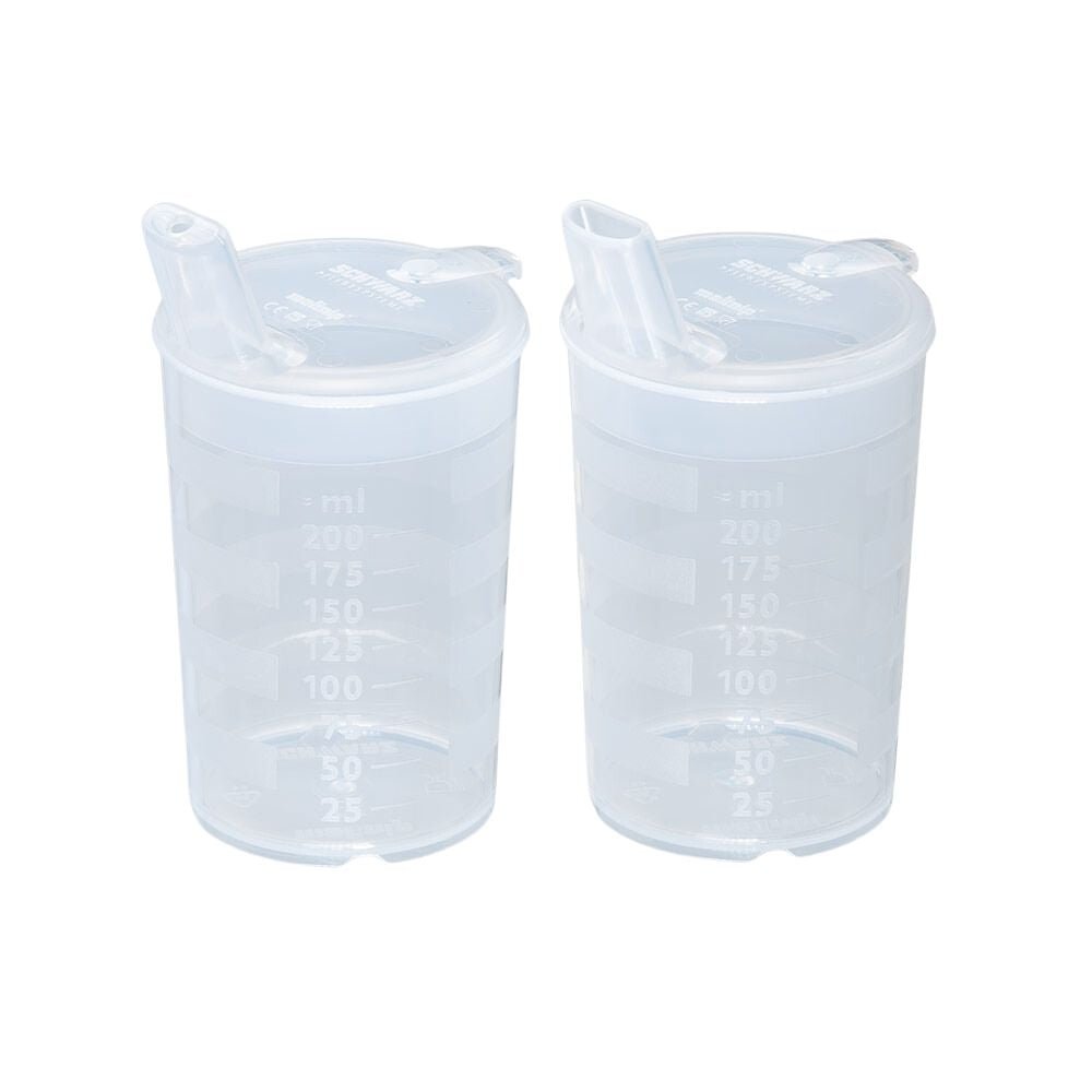 Le gobelet à bec melinip ECO de Helmut Schwarz GmbH se compose de deux gobelets doseurs transparents avec couvercle à pression, des graduations claires de 25 ml à 200 ml et des becs verseurs pliants de 4 mm ; parfait pour une utilisation précise dans les hôpitaux ou les cabinets médicaux. Livré en paquet de 10.