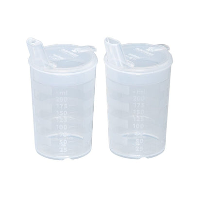 Le gobelet à bec melinip ECO de Helmut Schwarz GmbH se compose de deux gobelets doseurs transparents avec couvercle à pression, des graduations claires de 25 ml à 200 ml et des becs verseurs pliants de 4 mm ; parfait pour une utilisation précise dans les hôpitaux ou les cabinets médicaux. Livré en paquet de 10.