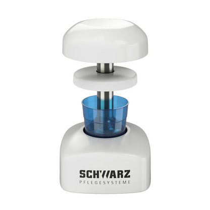 Een wit keukenapparaat in cilindrisch design van Helmut Schwarz GmbH is perfect geschikt voor hygiënisch vermalen. Het heeft een afneembare deksel en een transparante blauwe container met maatmarkeringen, ideaal voor gebruik als melipul tablettenvergruizer PROFI.