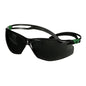 Lunettes de sécurité 3M™ SecureFit™ 500, branches vertes/noires, revêtement anti-rayures+ (K), niveau de protection des verres gris IR 5.0, SF550ASP-GRN-EU, 20 par paquet | Paquet (1 pièce)