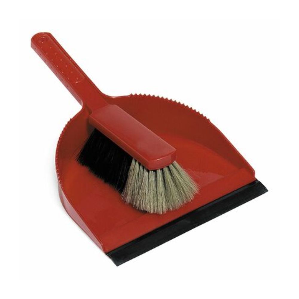 La garniture de balayage professionnelle Nölle de Nölle Profi Brush Bürsten- & Pinseltechnik e.K. se compose d'une pelle rouge avec un bord en caoutchouc noir et d'une petite balayette. Le balai a un manche rouge et une brosse synthétique mixte qui combine des poils noirs et beiges pour un nettoyage efficace.